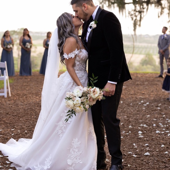 Morilee Wedding Dress With Veil - Picture 1 of 8